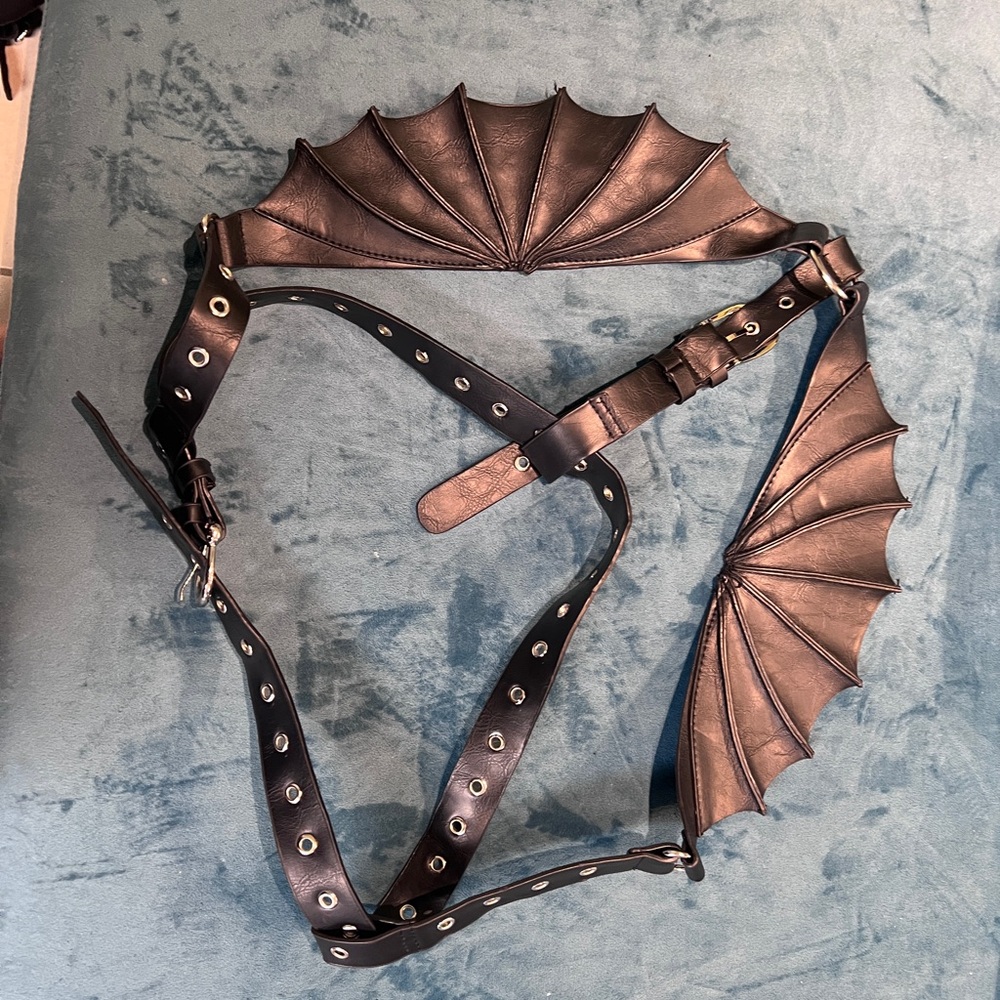 RESTYLE Black Leathery Wing Grommet Harness Belt